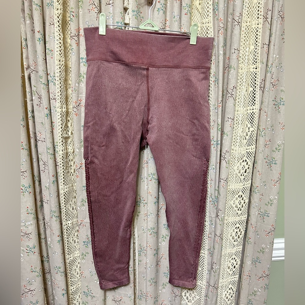3/$25 Offline by Aerie Ribbed Moto Criss-Cross Leg Panels Leggings – Mauve XL